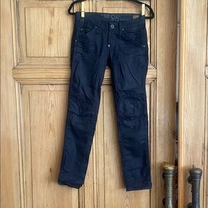 Woman’s  Black Jeans